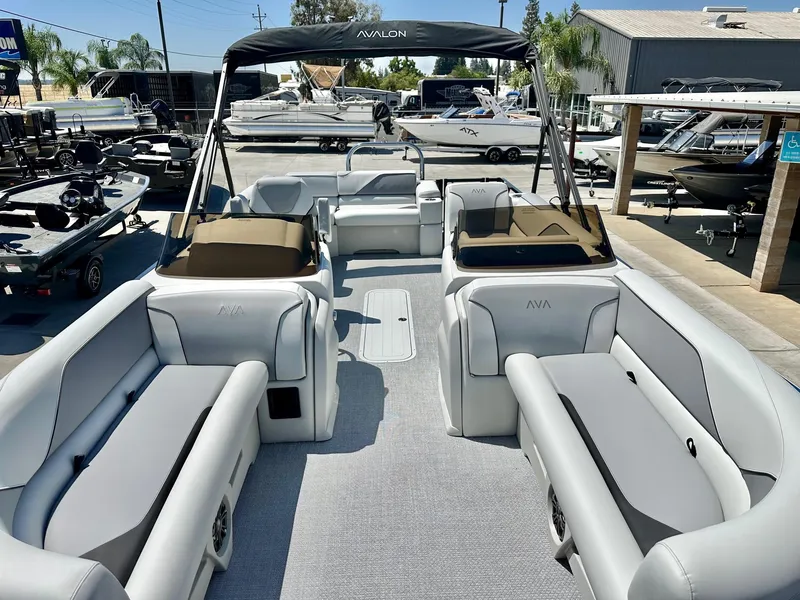 Slide: The Image of Avalon Venture 85 - 23 FT Elite Windshield w/ 150HP Mercury 2025 - 6