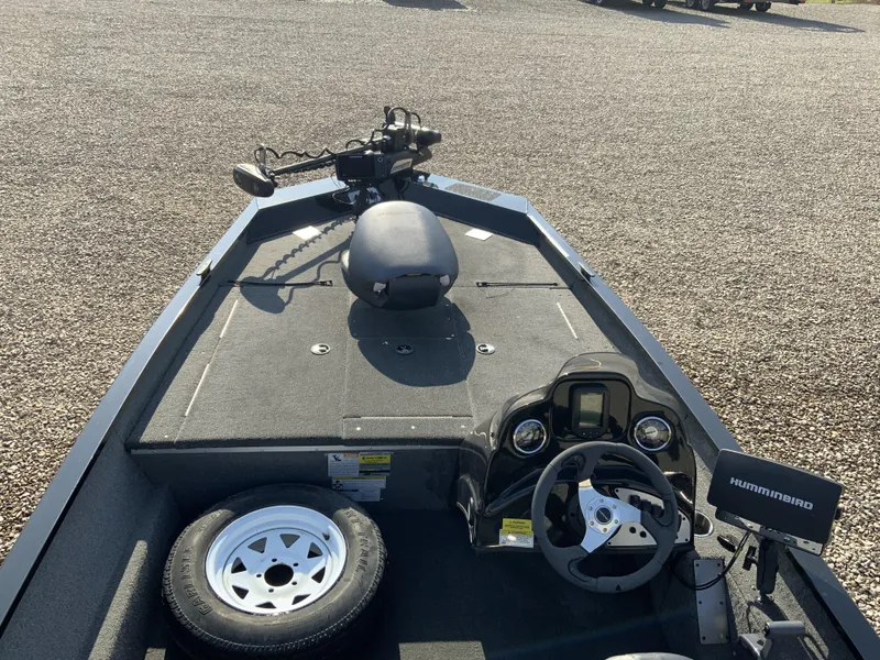 Slide: The Image of Alumacraft Pro Series 175 2014 - 8