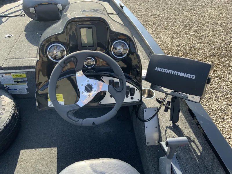 Slide: The Image of Alumacraft Pro Series 175 2014 - 9