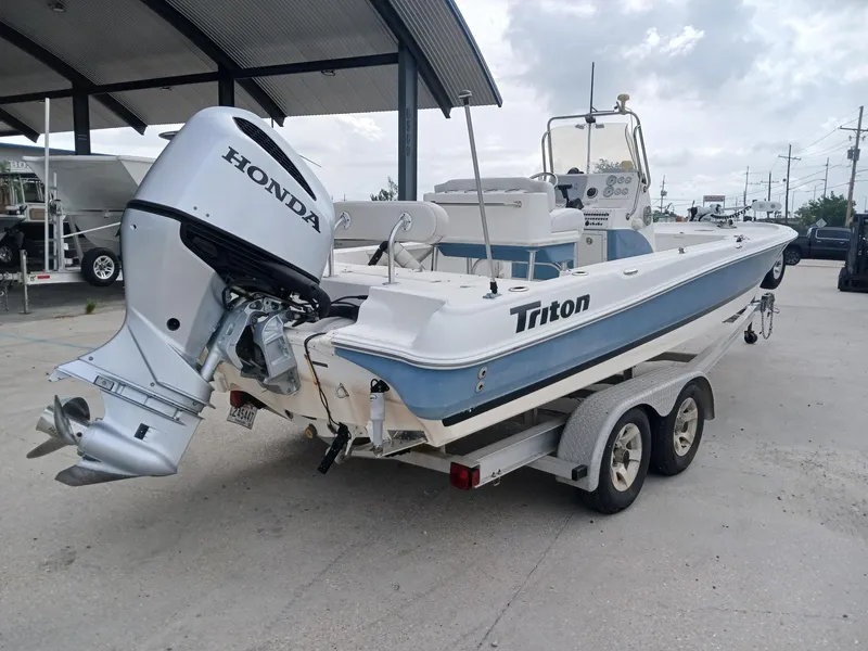 Slide: The Image of Triton 240 LTS 2009 - 12