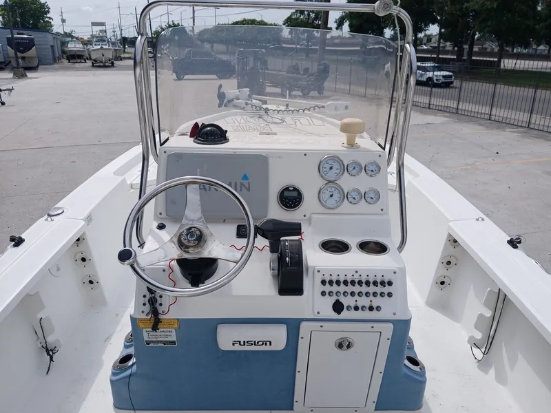 Slide: The Image of Triton 240 LTS 2009 - 18