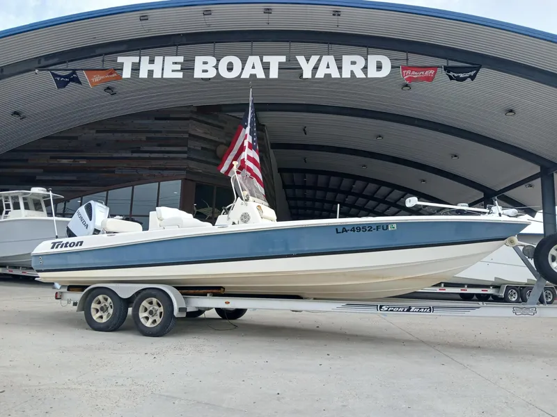 Slide: The Image of Triton 240 LTS 2009 - 21