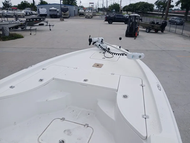 Slide: The Image of Triton 240 LTS 2009 - 25