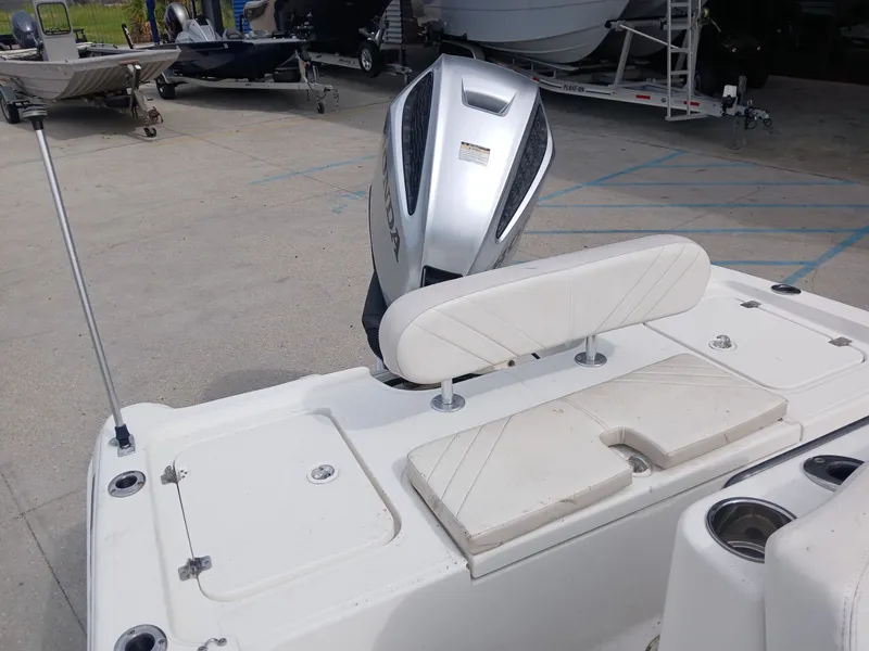 Slide: The Image of Triton 240 LTS 2009 - 27