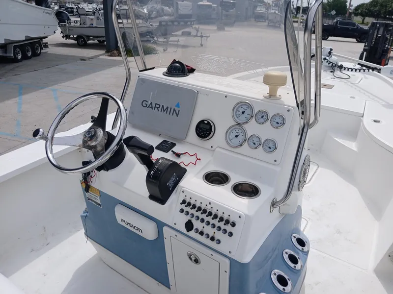 Slide: The Image of Triton 240 LTS 2009 - 29