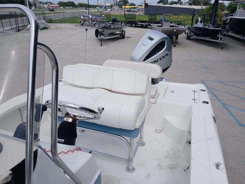 Slide: The Image of Triton 240 LTS 2009 - 6