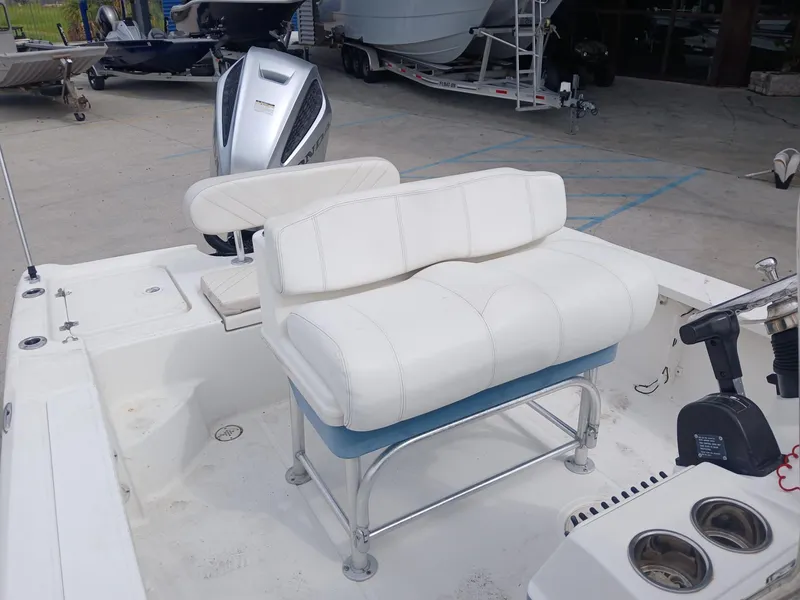 Slide: The Image of Triton 240 LTS 2009 - 7