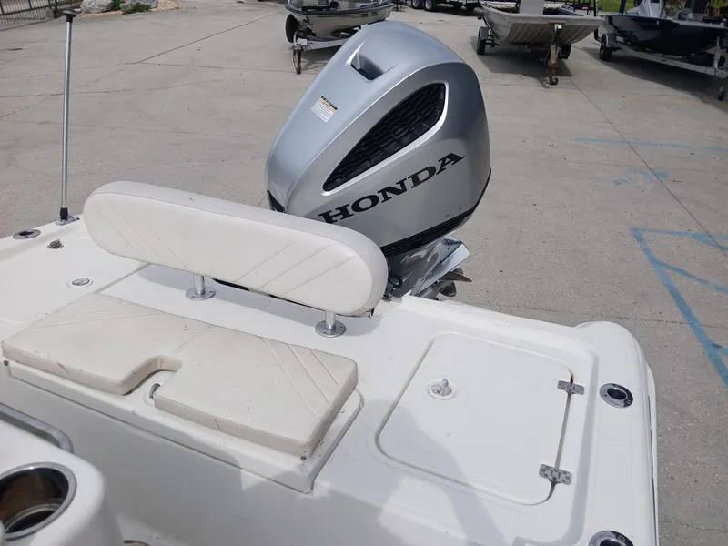 Slide: The Image of Triton 240 LTS 2009 - 9