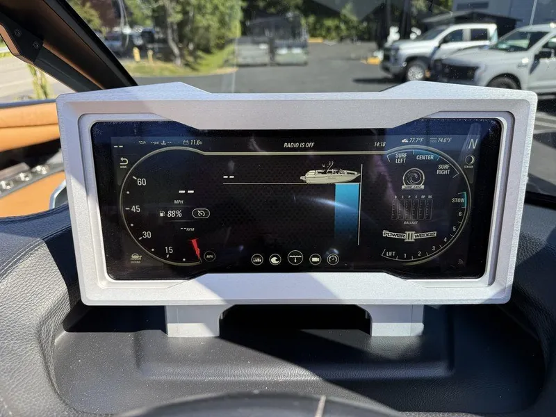 Slide: The Image of Malibu M240 2020 - 9