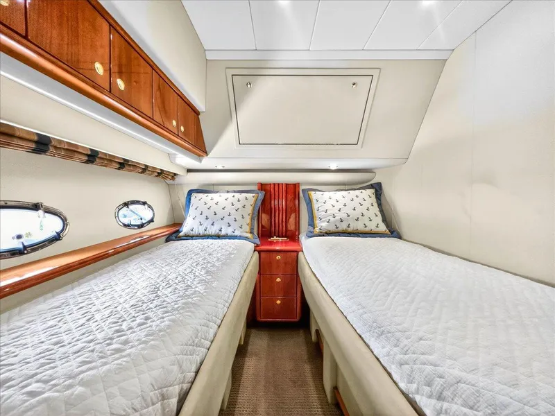 Slide: The Image of Neptunus 56 Flybridge 2004 - 56