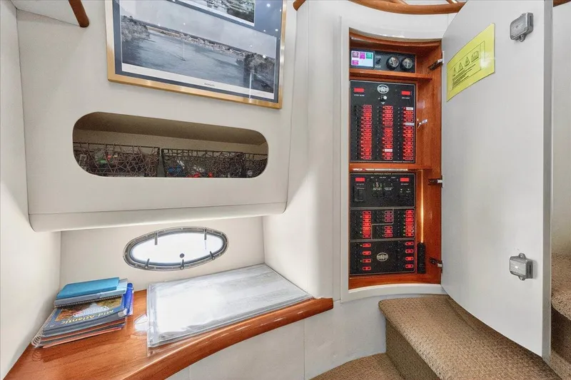 Slide: The Image of Neptunus 56 Flybridge 2004 - 58