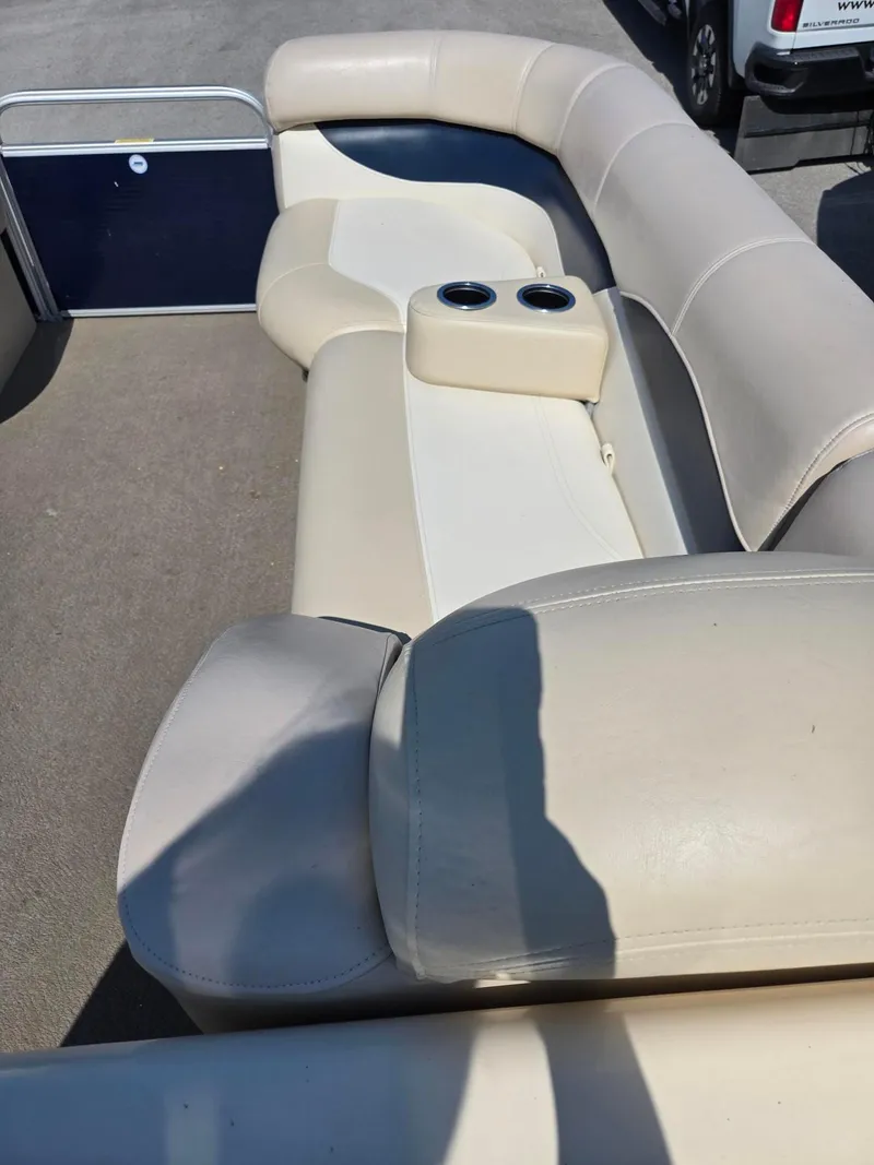 Slide: The Image of Aqua 240 2012 - 21