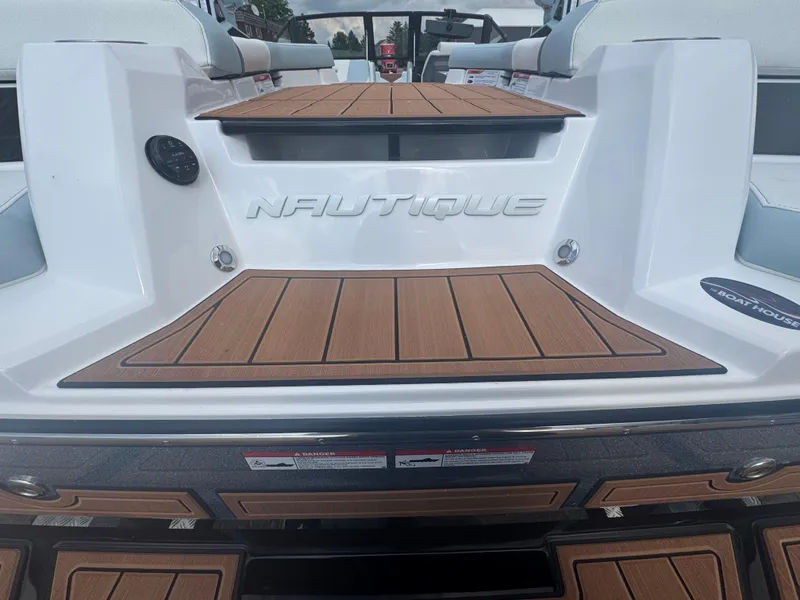 Slide: The Image of Nautique Super Air Nautique GS22 2026 - 16