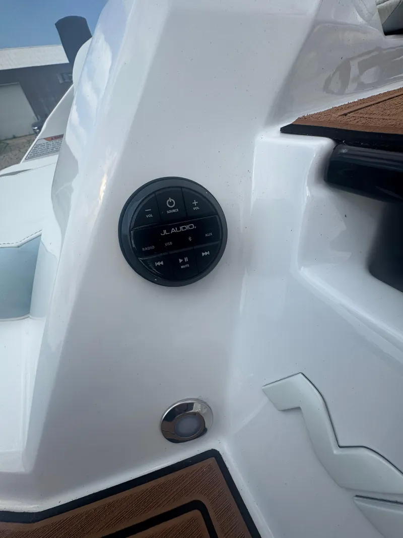 Slide: The Image of Nautique Super Air Nautique GS22 2026 - 17