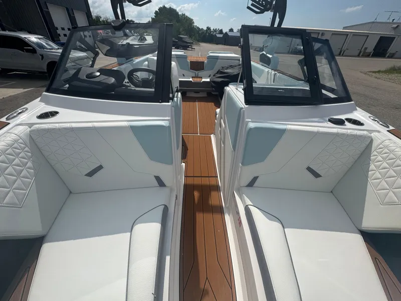 Slide: The Image of Nautique Super Air Nautique GS22 2026 - 5