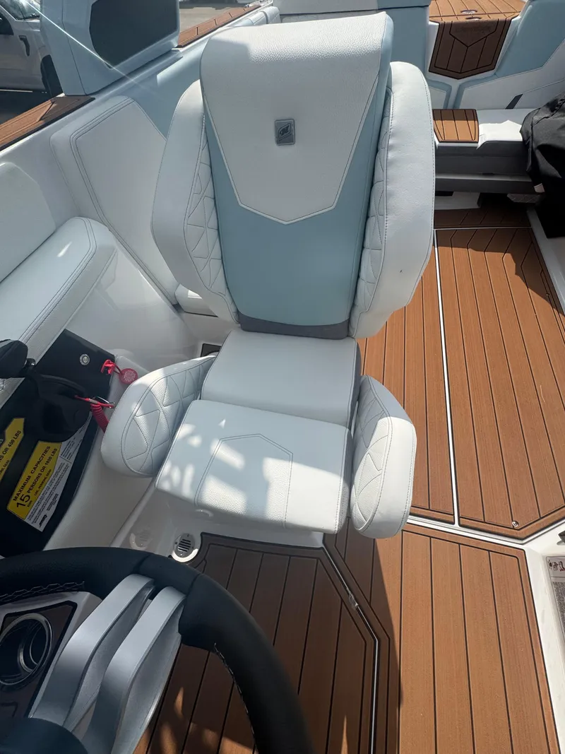 Slide: The Image of Nautique Super Air Nautique GS22 2026 - 8