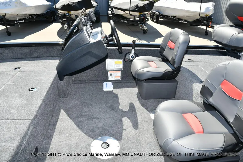 Slide: The Image of Tracker Pro Team 175 Crappie Edition 2026 - 11