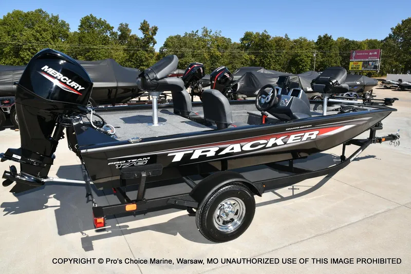 Slide: The Image of Tracker Pro Team 175 Crappie Edition 2026 - 16