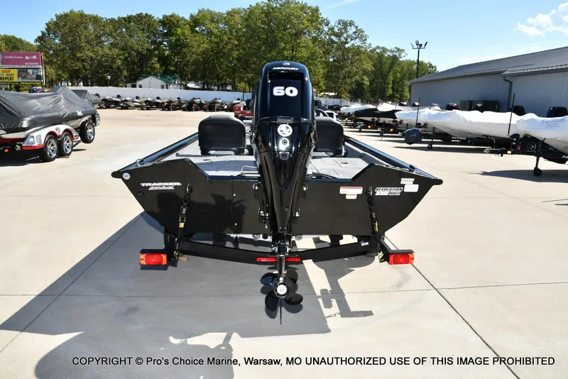 Slide: The Image of Tracker Pro Team 175 Crappie Edition 2026 - 19