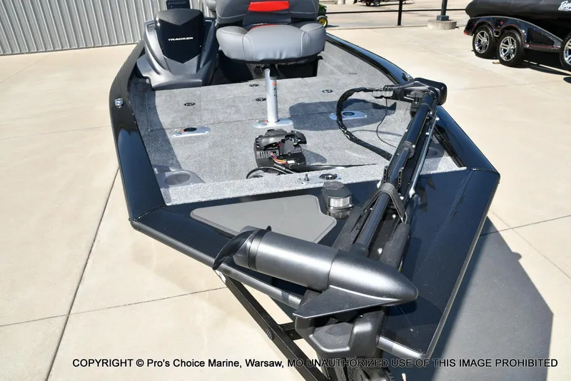 Slide: The Image of Tracker Pro Team 175 Crappie Edition 2026 - 26
