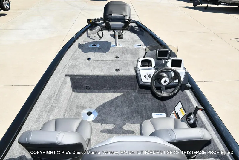 Slide: The Image of Tracker Pro Team 175 Crappie Edition 2026 - 33
