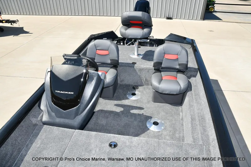 Slide: The Image of Tracker Pro Team 175 Crappie Edition 2026 - 41