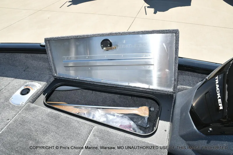 Slide: The Image of Tracker Pro Team 175 Crappie Edition 2026 - 61