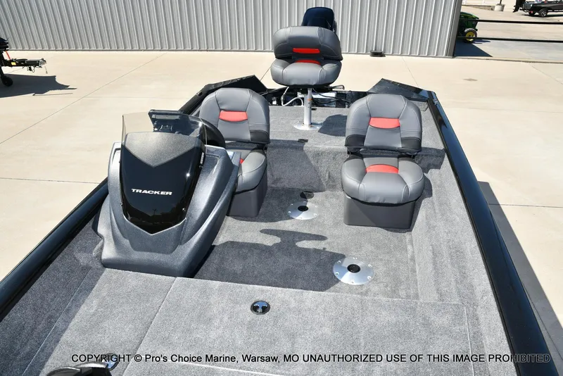 Slide: The Image of Tracker Pro Team 175 Crappie Edition 2026 - 7