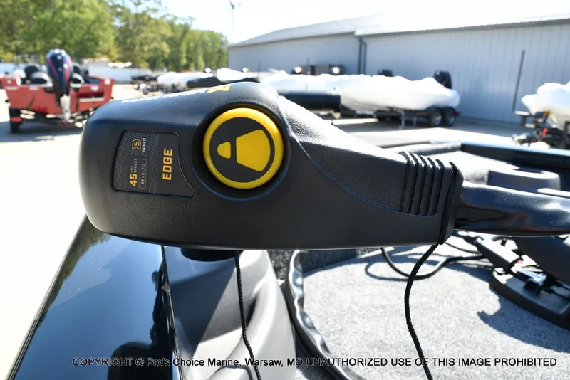 Slide: The Image of Tracker Pro Team 175 Crappie Edition 2026 - 8