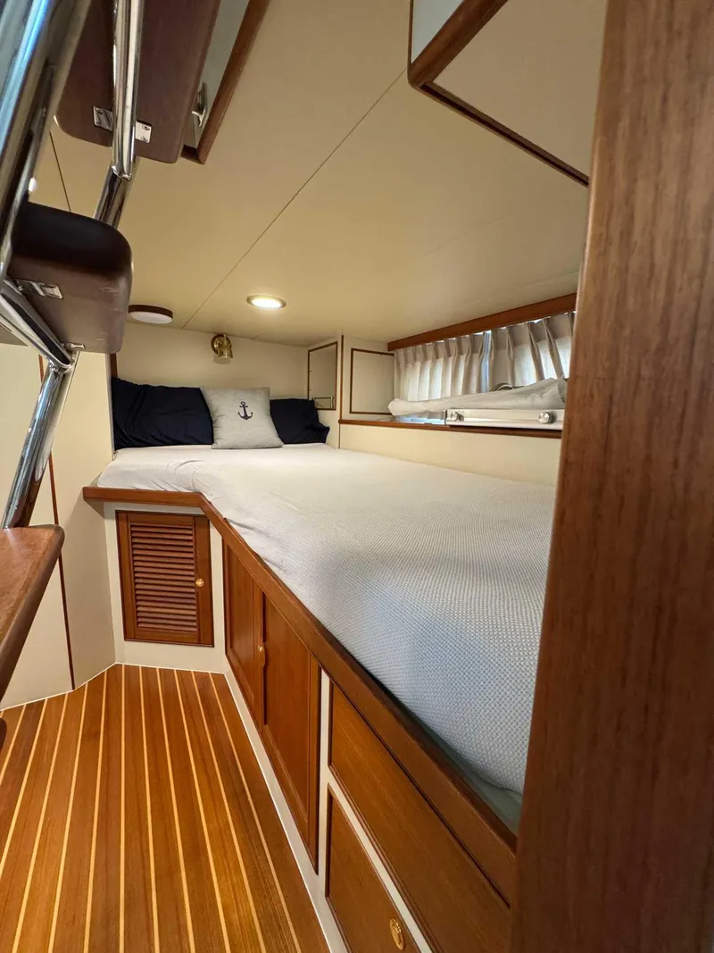 Slide: The Image of Stbd Crew Bunk - 30