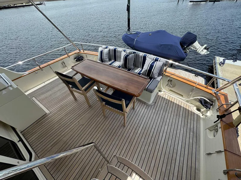 Slide: The Image of Marlow Explorer 58E 2021 - 6