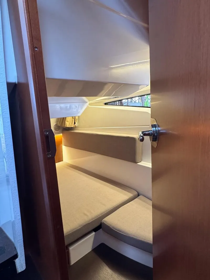 Slide: The Image of Jeanneau NC 895 2017 - 18