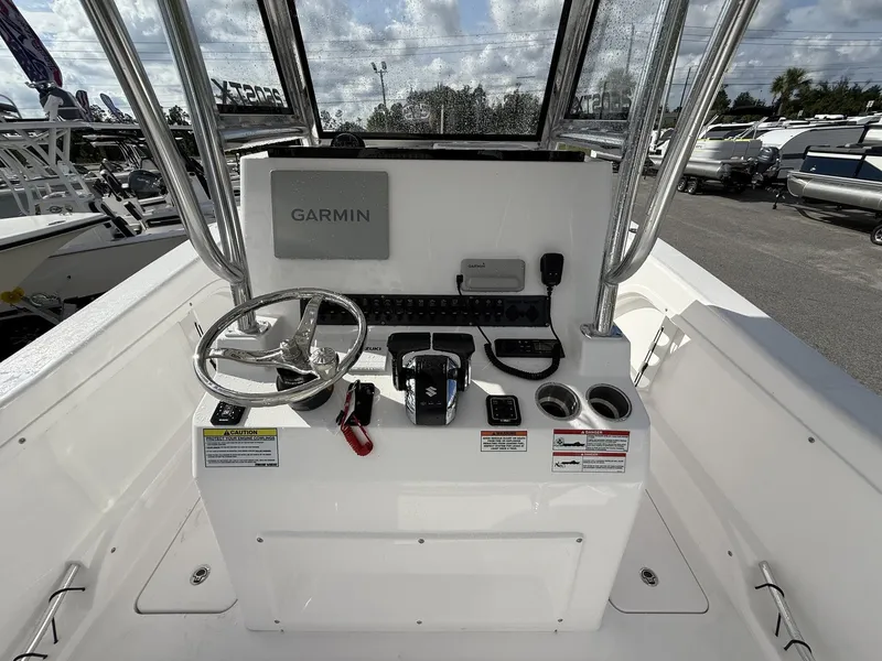 Slide: The Image of Twin Vee STX 260 STX 2026 - 21