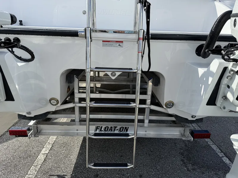 Slide: The Image of Twin Vee STX 260 STX 2026 - 4