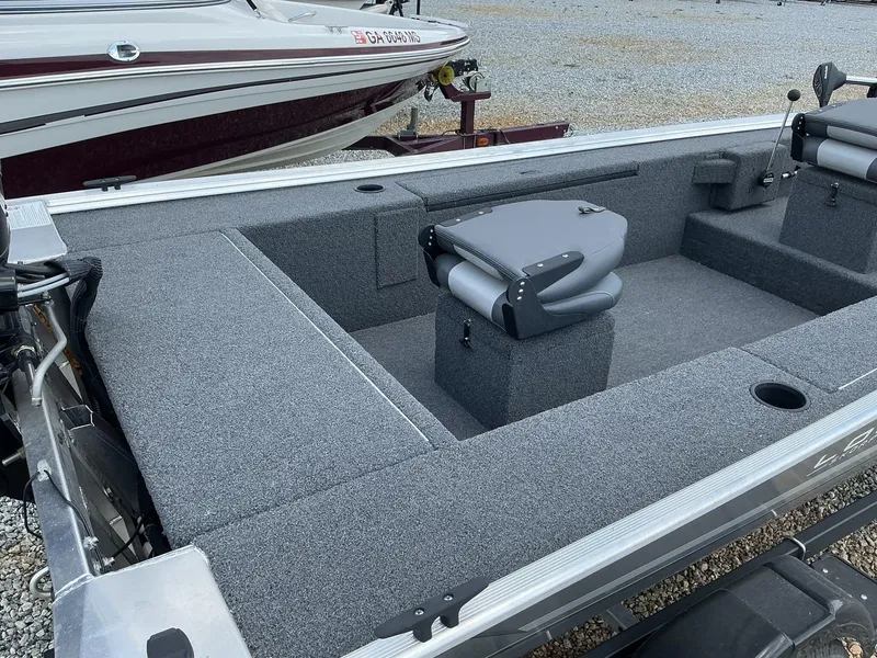 Slide: The Image of Lowe Stryker SS 2024 - 10