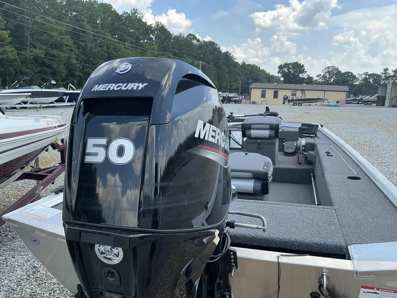 Slide: The Image of Lowe Stryker SS 2024 - 11