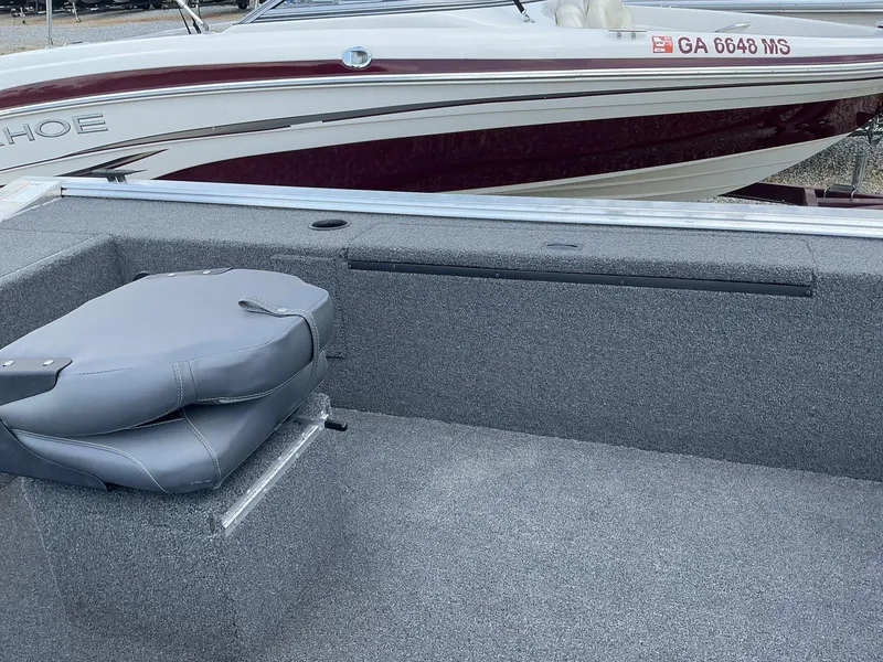 Slide: The Image of Lowe Stryker SS 2024 - 3