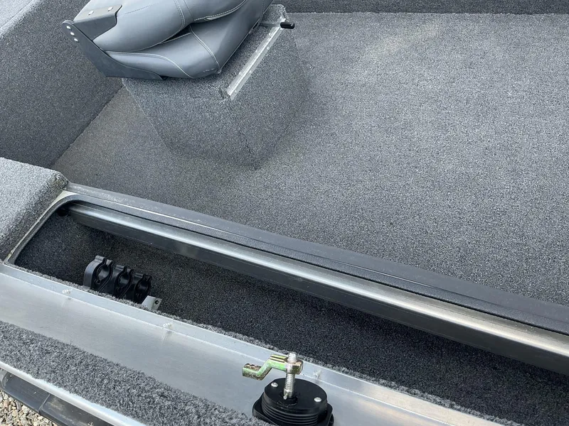 Slide: The Image of Lowe Stryker SS 2024 - 4