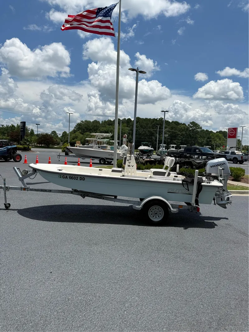 Slide: The Image of Cape Craft 16V Outcast 2017 - 5