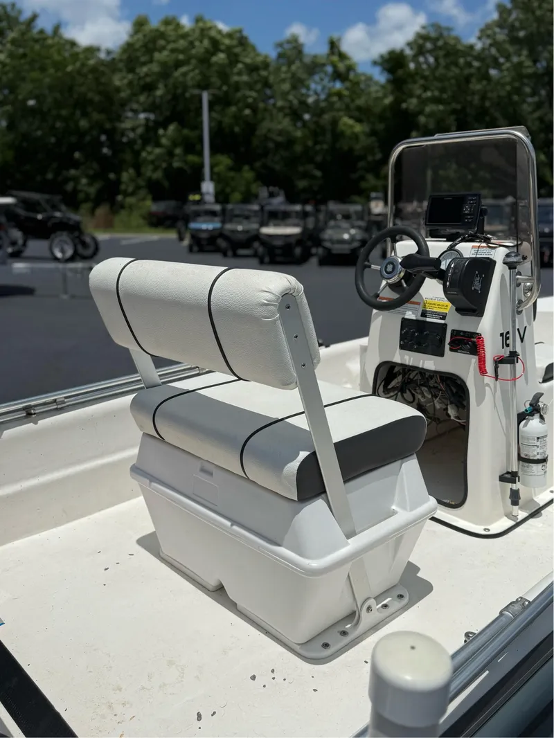 Slide: The Image of Cape Craft 16V Outcast 2017 - 8