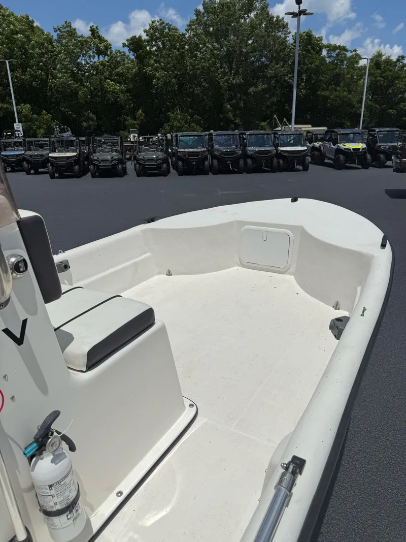 Slide: The Image of Cape Craft 16V Outcast 2017 - 9