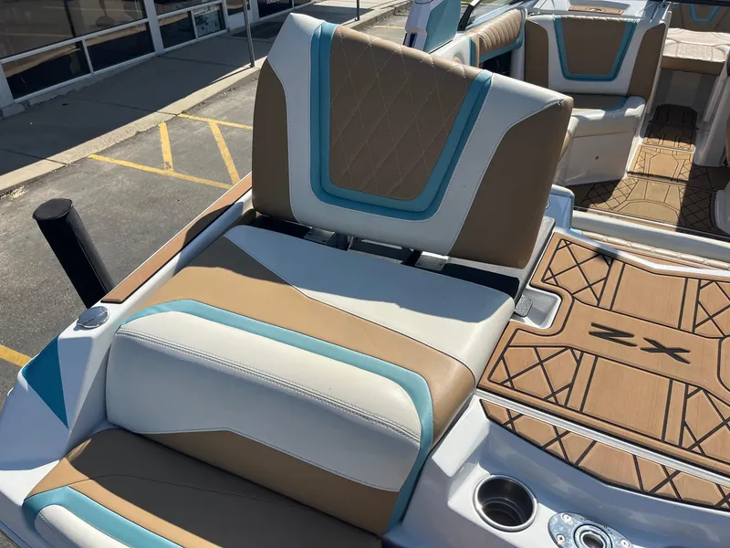 Slide: The Image of Tigé ZX1 2022 - 17