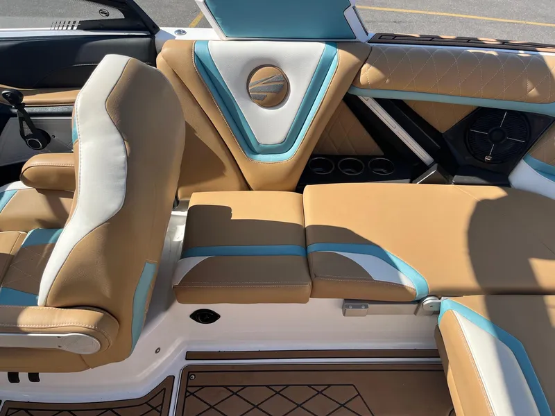 Slide: The Image of Tigé ZX1 2022 - 22