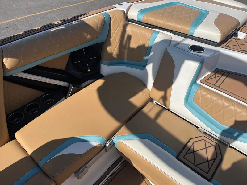 Slide: The Image of Tigé ZX1 2022 - 23