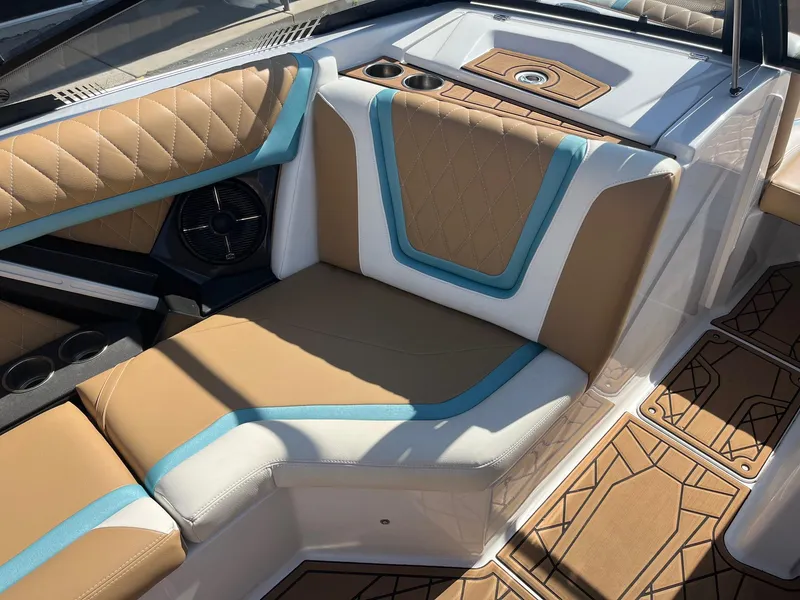 Slide: The Image of Tigé ZX1 2022 - 27