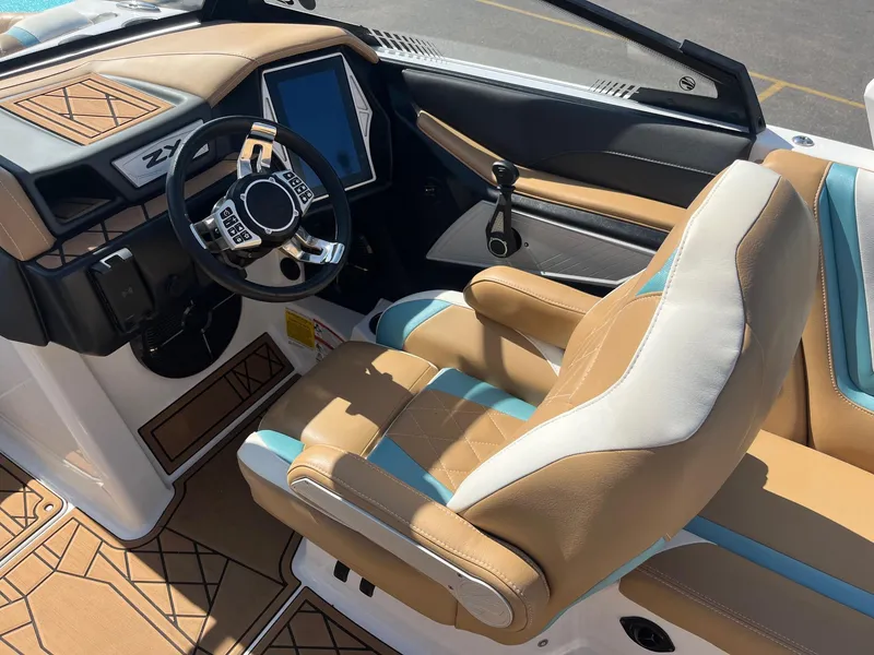 Slide: The Image of Tigé ZX1 2022 - 28