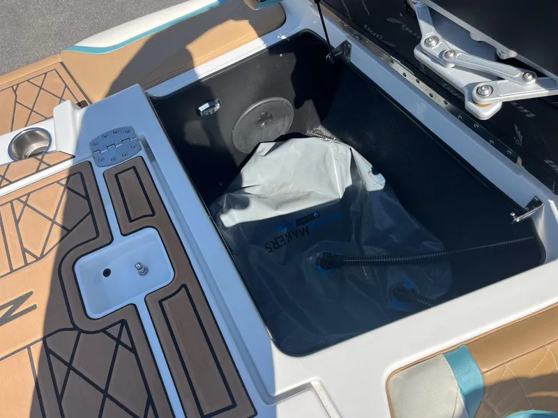 Slide: The Image of Tigé ZX1 2022 - 36