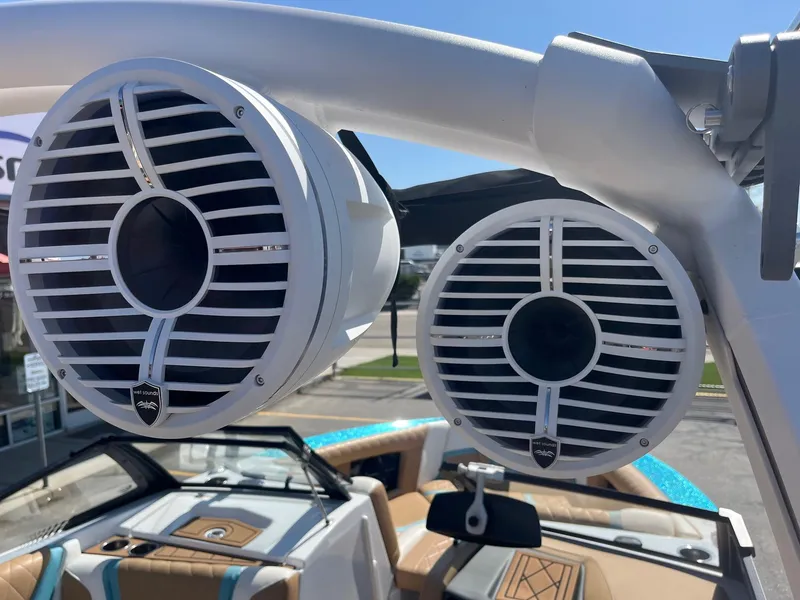 Slide: The Image of Tigé ZX1 2022 - 38