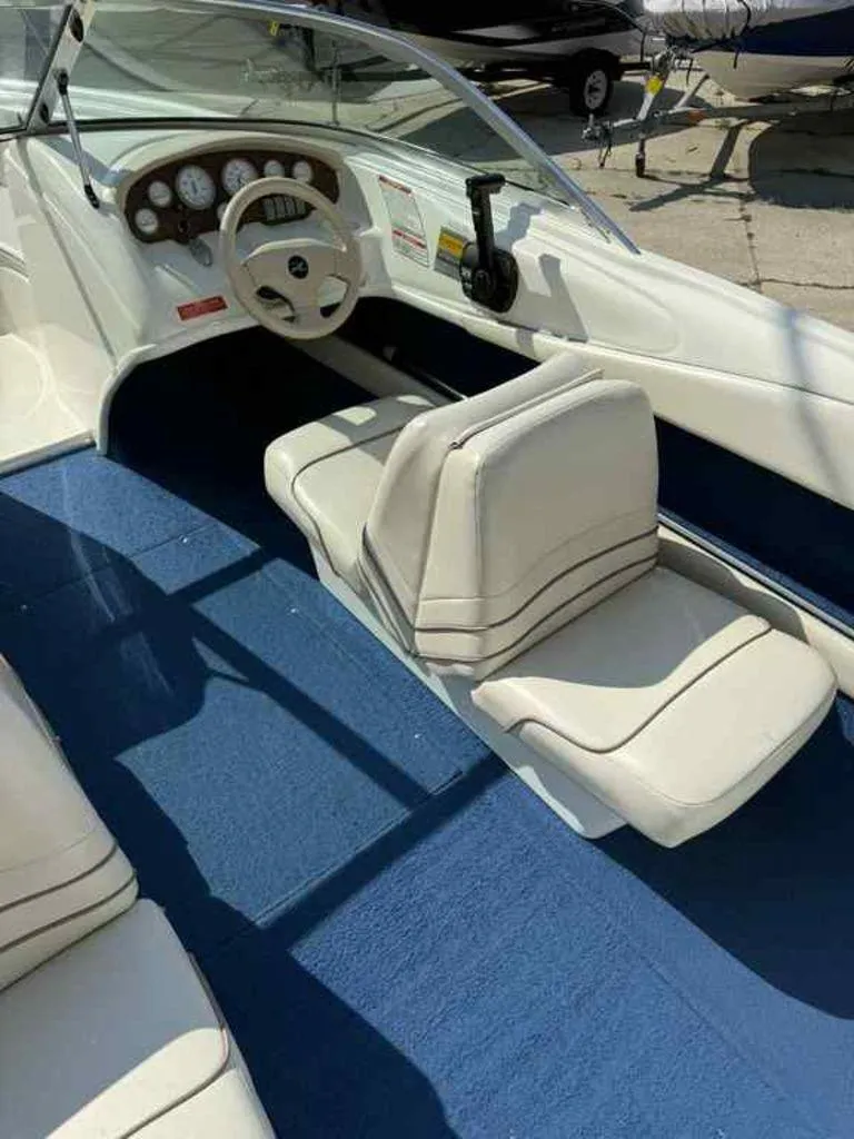 Slide: The Image of Sea Ray 195 1995 - 6