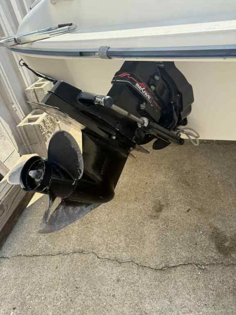 Slide: The Image of Sea Ray 195 1995 - 8